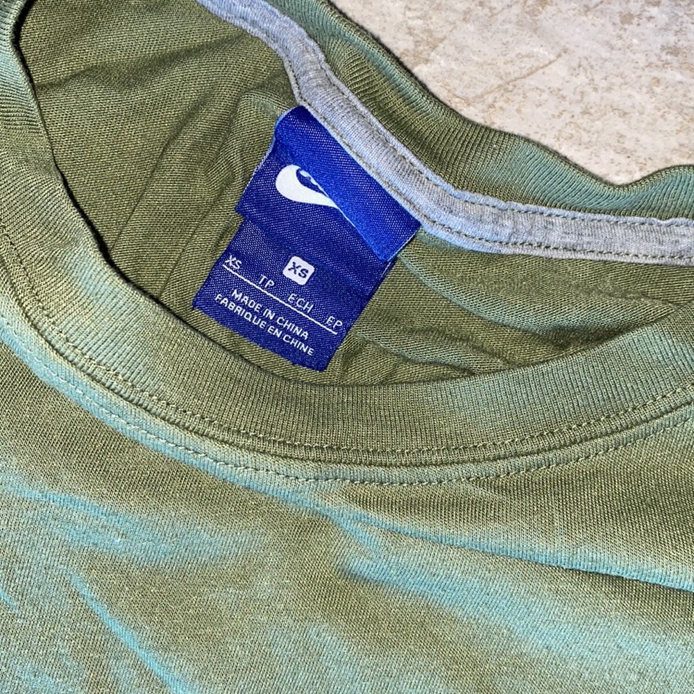 ❗️Nike Tee - Picture 2 of 2